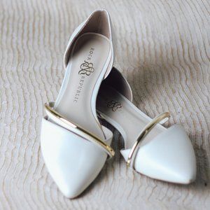 ROCK & REPUBLIC Flat white sandals or flats